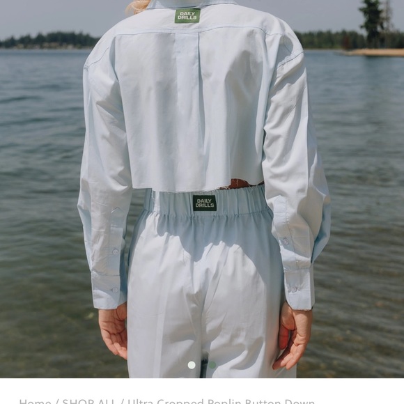 Home / SHOP ALL / Ultra Cropped Poplin Button Down
ULTRA CROPPED POPLIN - Picture 2 of 4